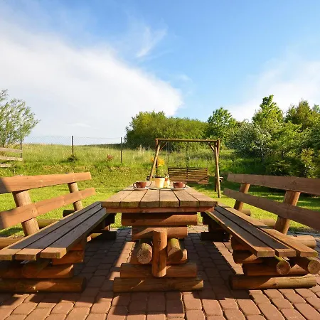 Vibrant Holiday In Czewienne With Barbeque 度假居